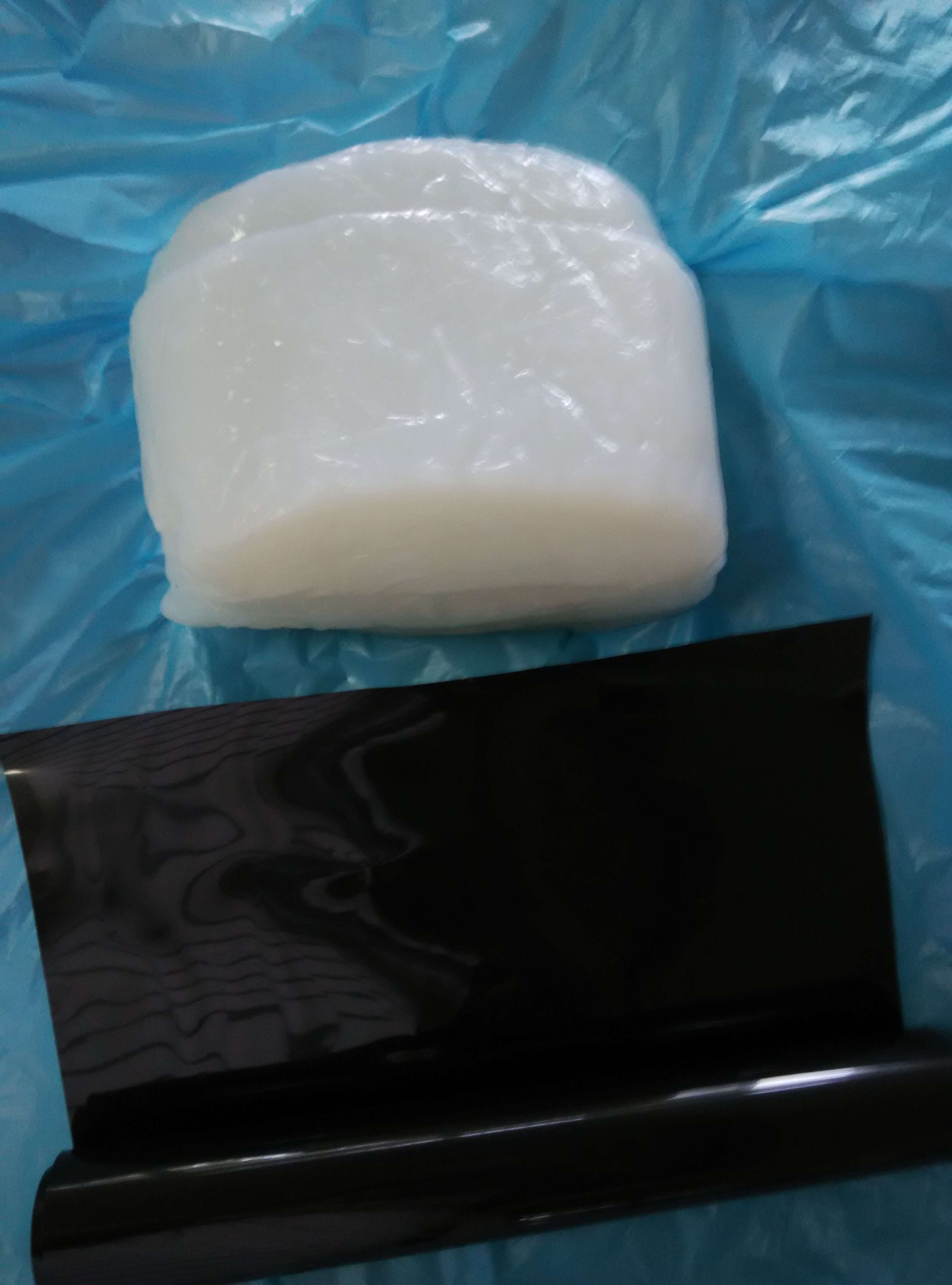 未成型矽膠與(yu) PET粘接