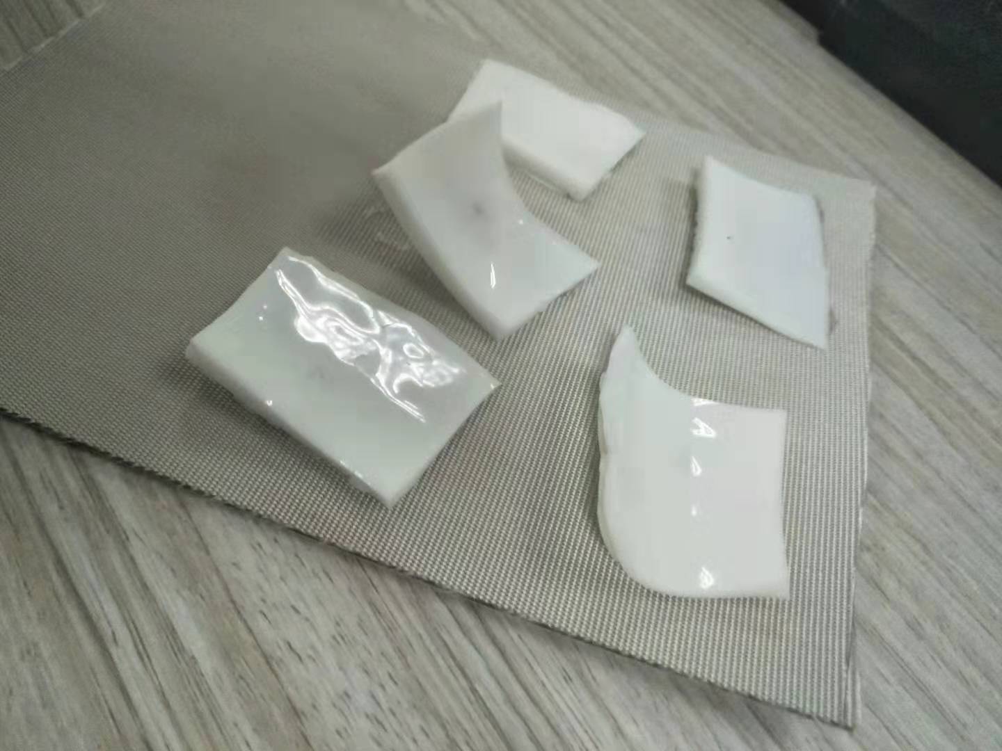 CL-26AB-1矽膠粘布熱硫化膠水的應用