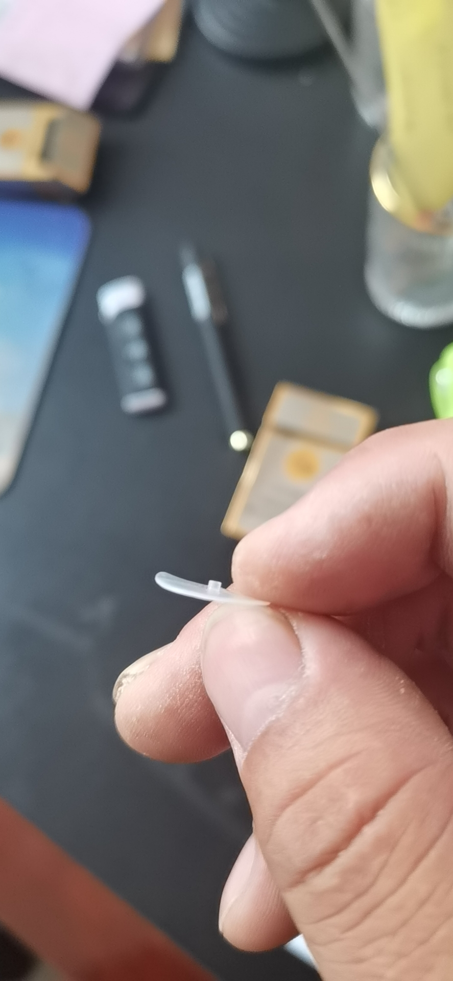 矽膠粘玻璃膠水