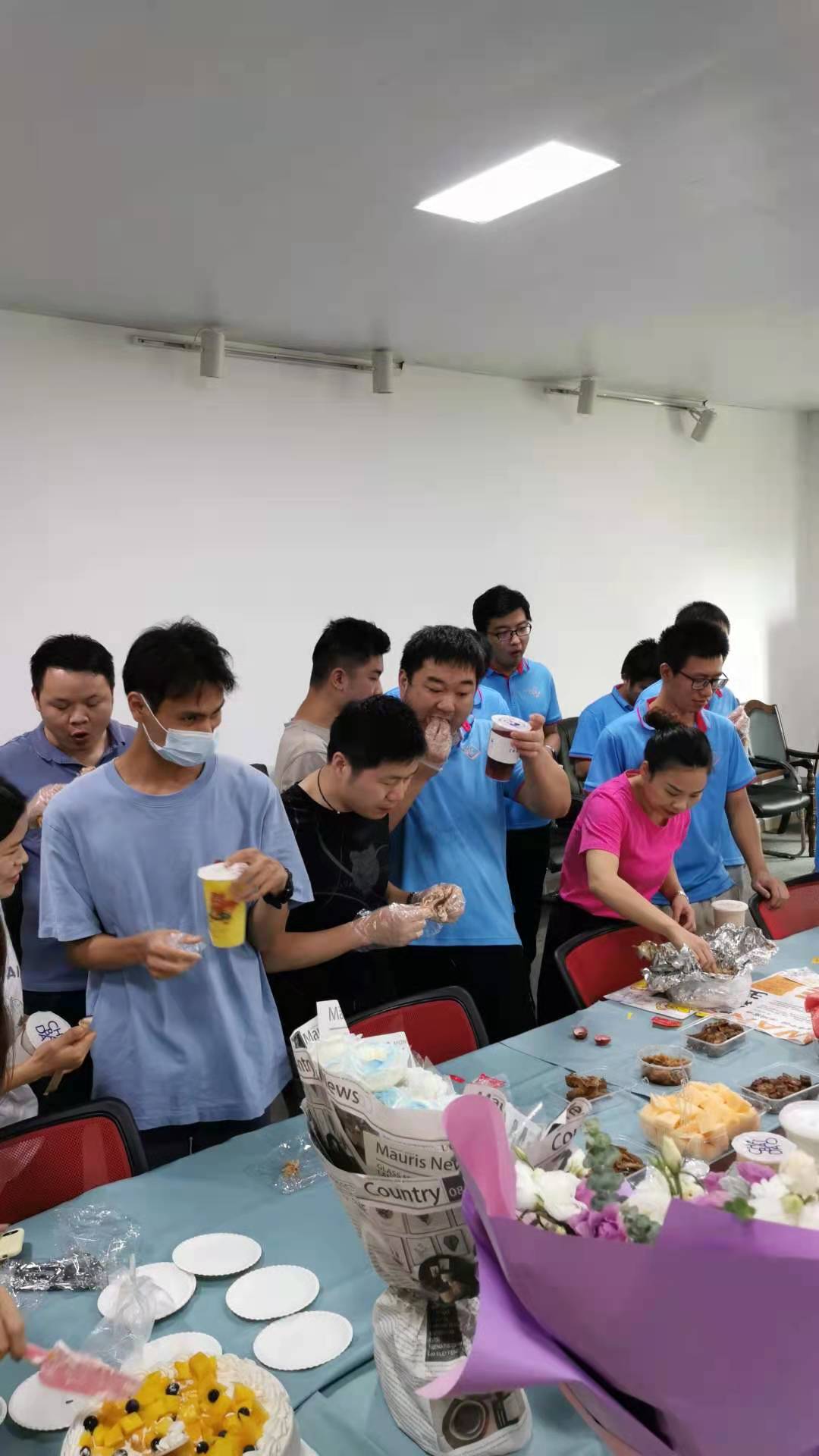 熱烈慶祝康利邦團隊達成業(ye) 績目標